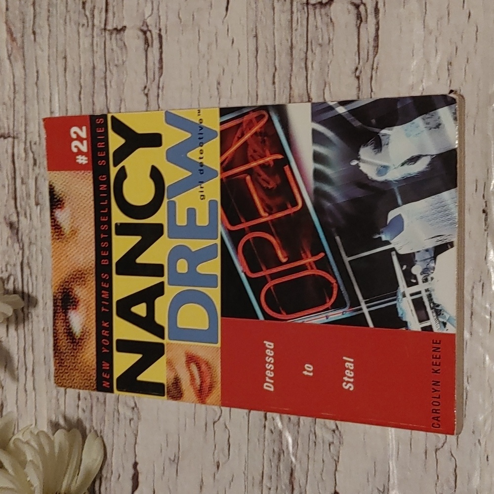 3/$13 Nancy Drew 22. Dressed to Steal by Carolyn Keene Children book